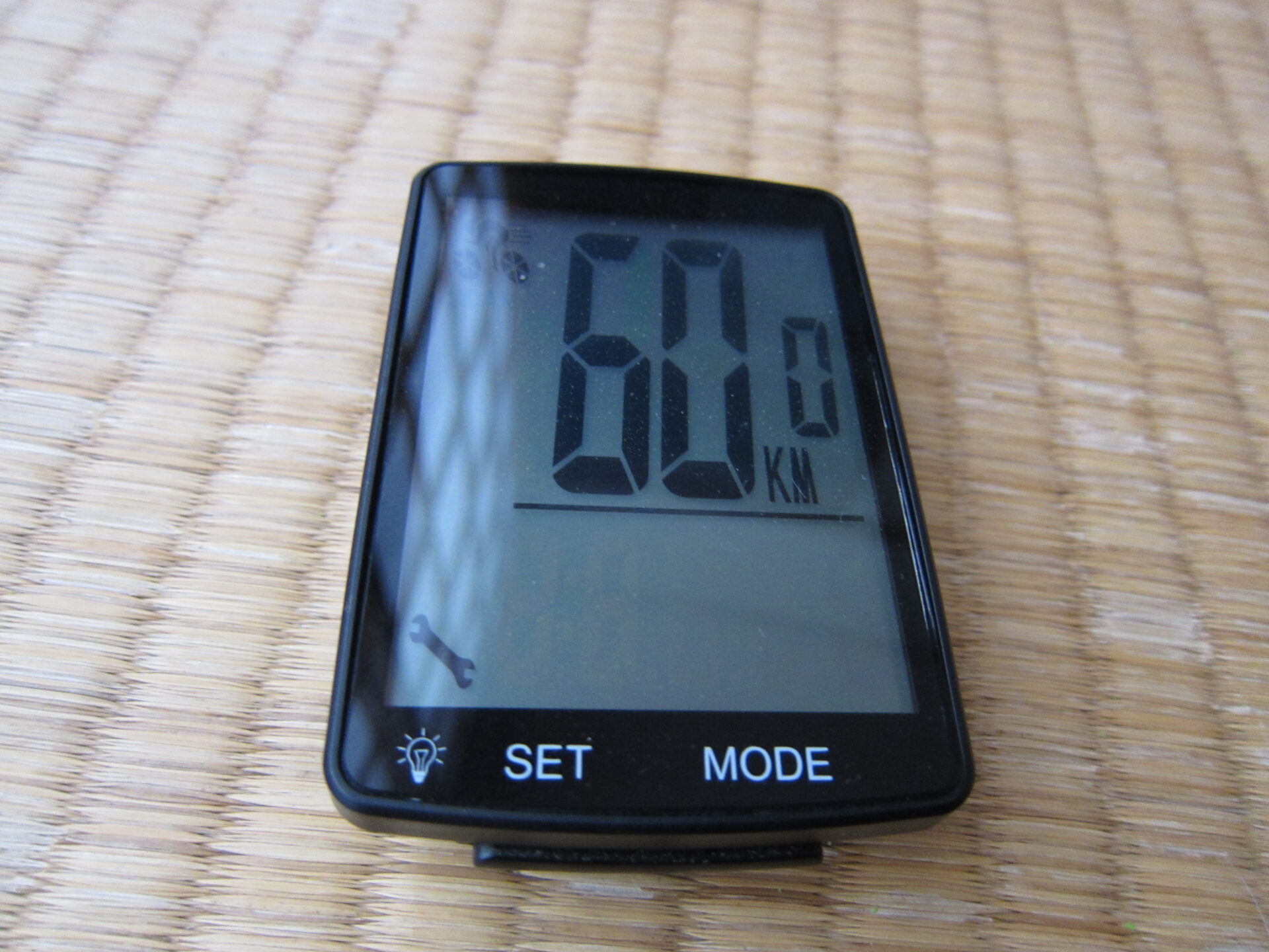 ワイヤレス自転車メーターの「YA100A」の特徴とは？ マコ・メンテ