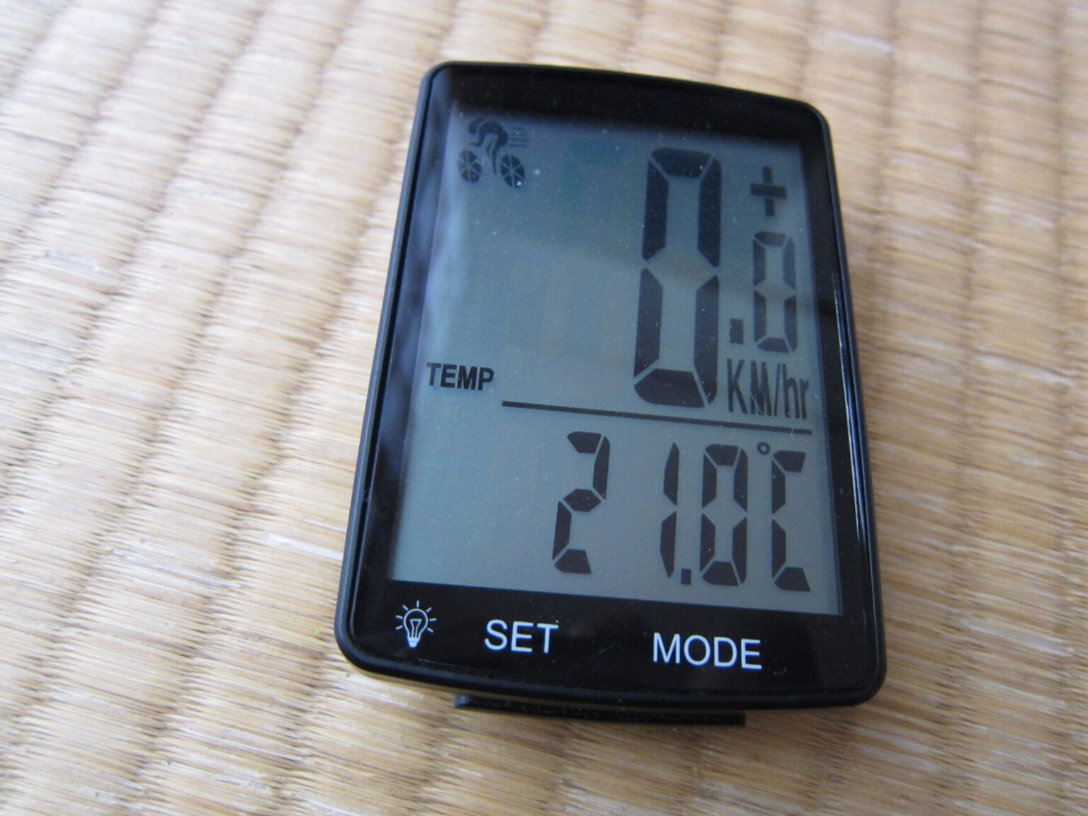 ワイヤレス自転車メーターの「YA100A」の特徴とは？ マコ・メンテ